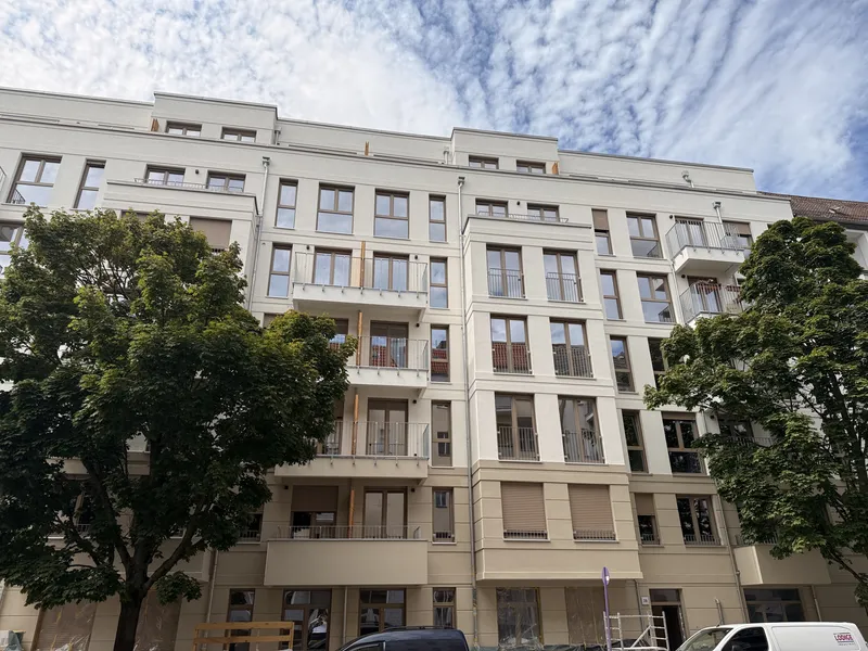 Erstbezug im Dachgeschoss: 3 Zimmer, zwei Dachterrassen und Klimaanlage in Prenzlauer Berg — photo 1